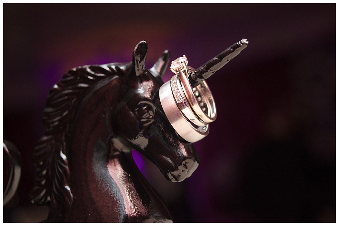 wedding rings unicorn holder