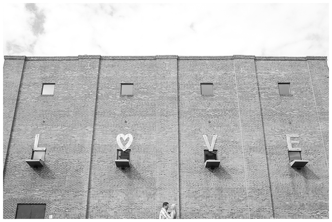 Engagement Photos Visionary Arts Museum | Aaron Haslinger Photography